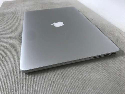 2015 Apple MacBook Pro with intel I7 (15-inch, 16GB RAM, 256GB SSD)- Silver